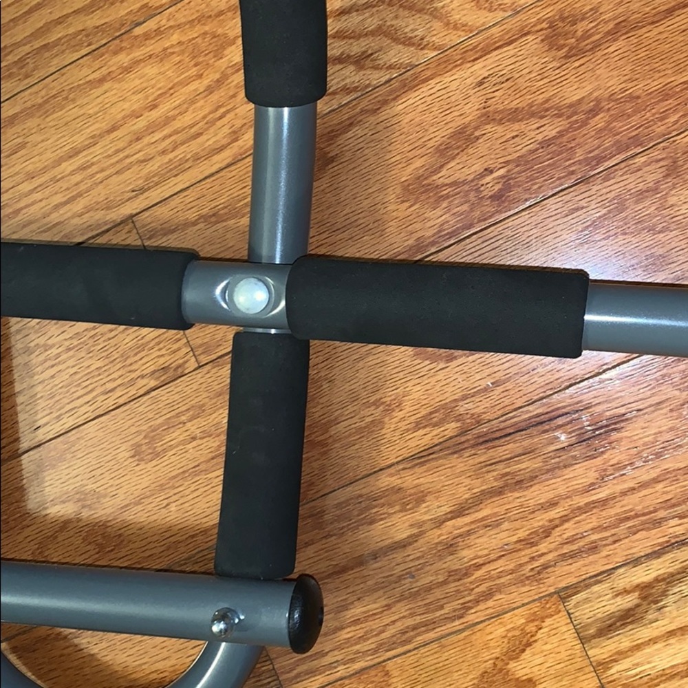 Pull-up bar - Picture 3 of 5